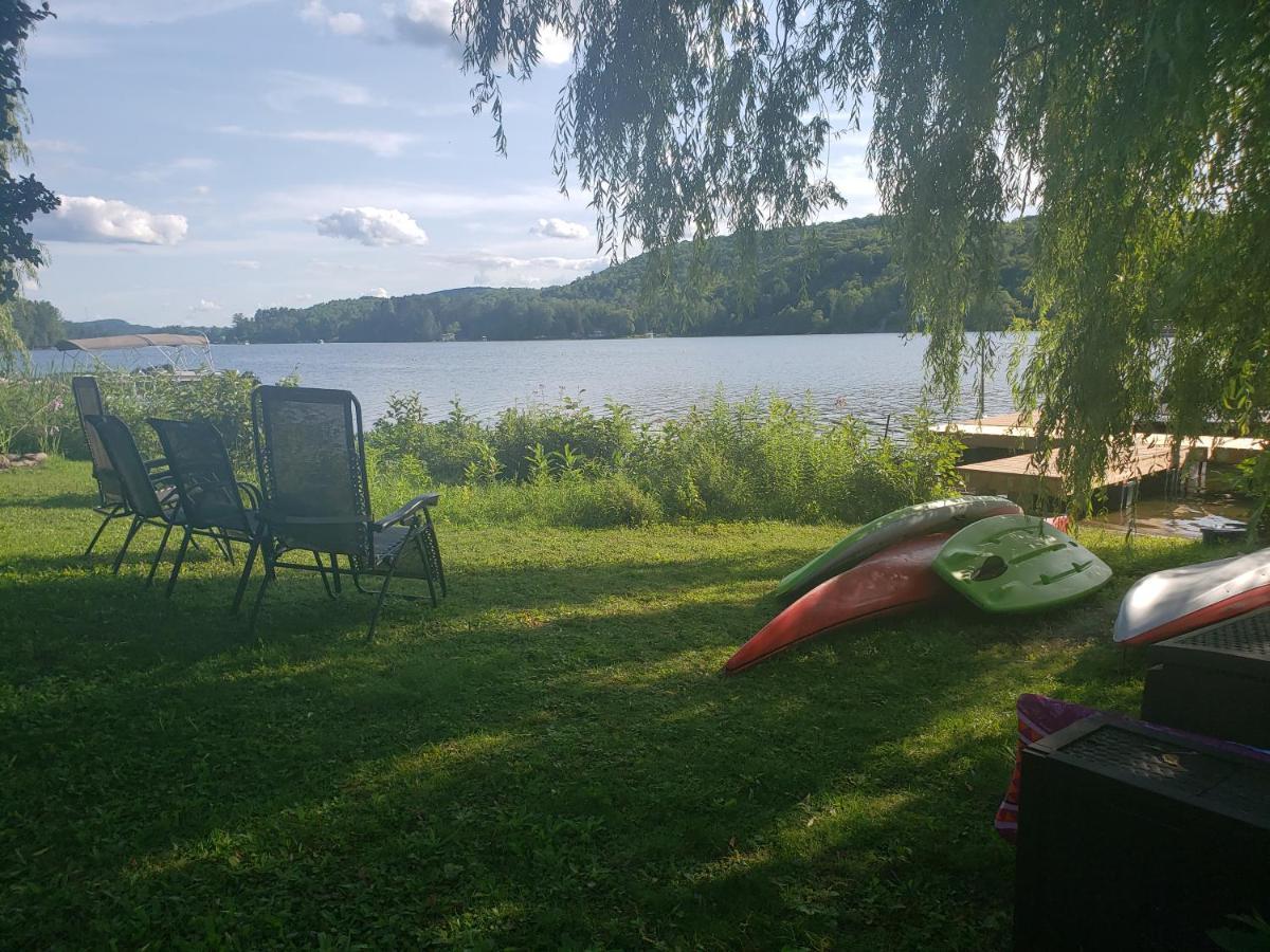 Le Nid doré sur le lac  Val des Monts Exterior foto